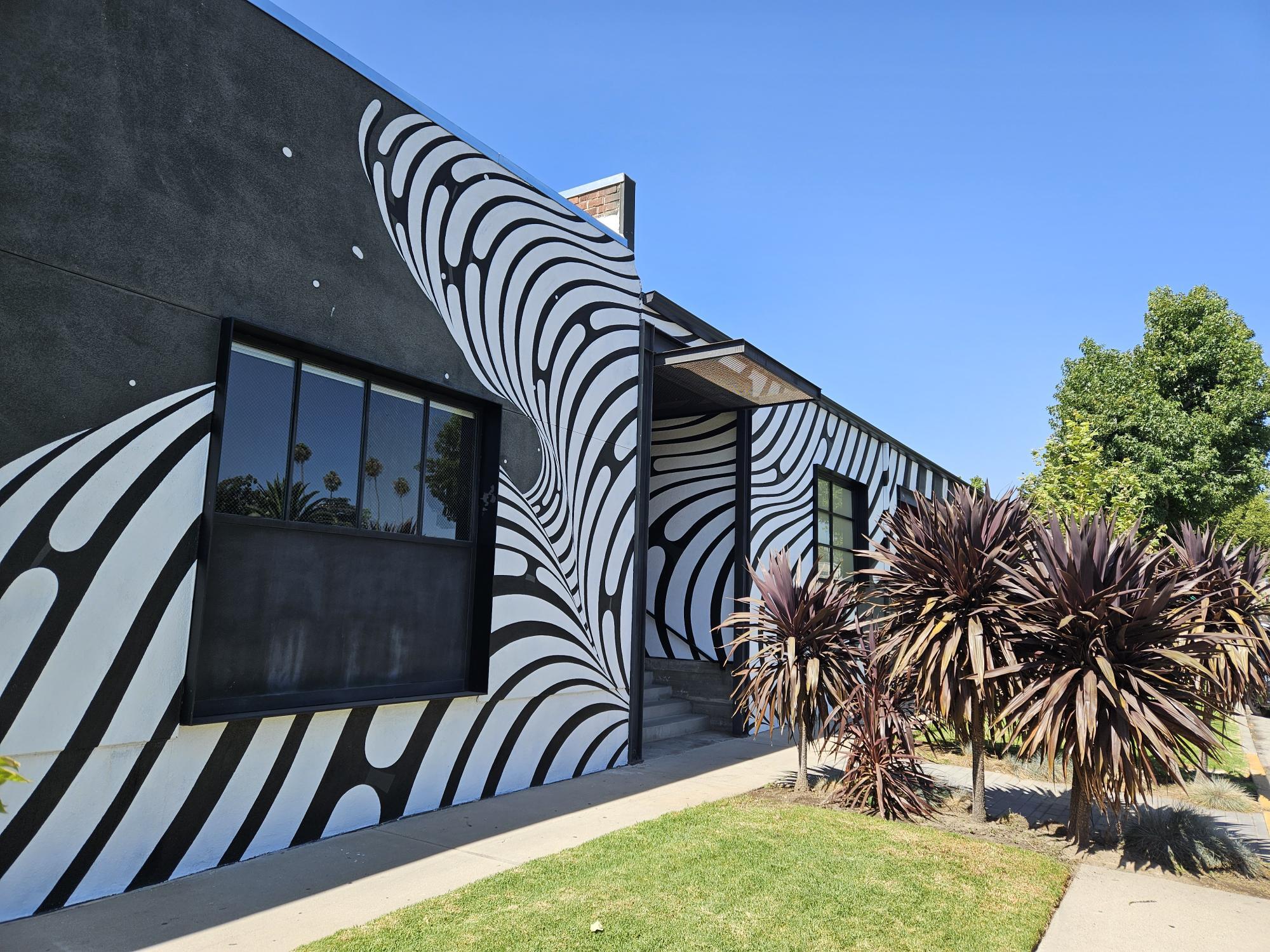 1651 S Central Ave, Glendale, CA à louer Photo de l’immeuble– Image 1 sur 17