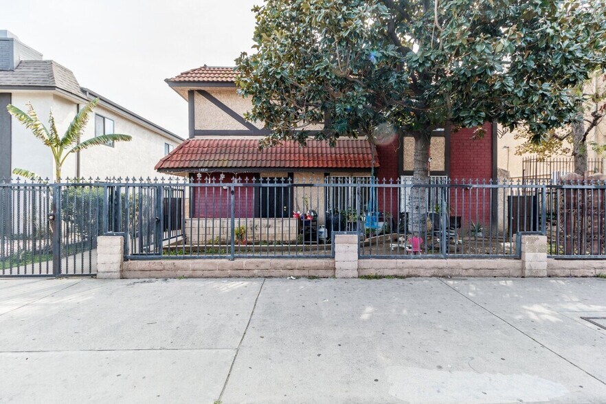 14830 Parthenia St, Panorama City, CA à vendre - Photo de l’immeuble – Image 1 sur 12
