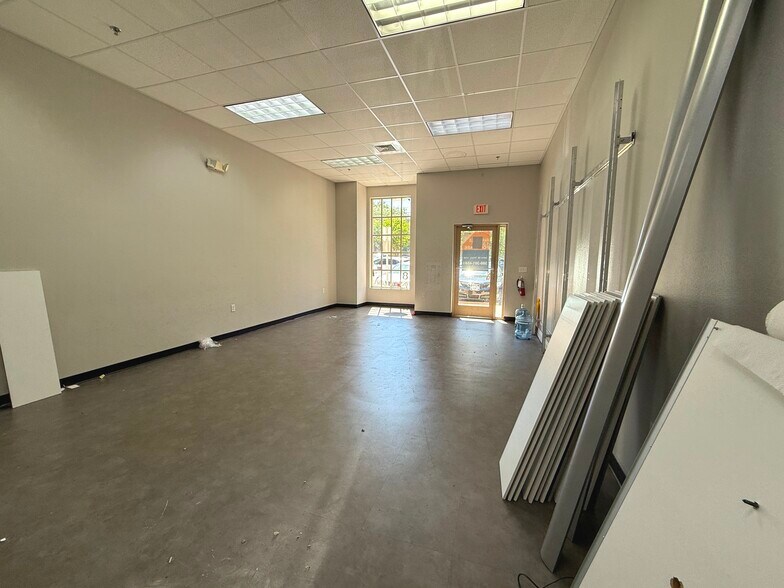 1185 W Granada Blvd, Ormond Beach, FL à louer - Photo intérieure – Image 2 sur 7