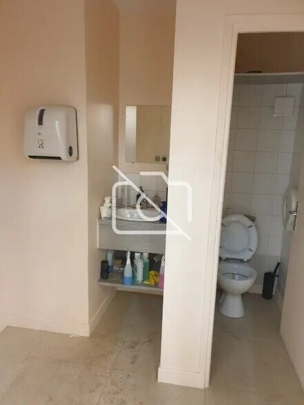 Industriel/Logistique dans Bagnolet à vendre - Photo de l’immeuble – Image 3 sur 5