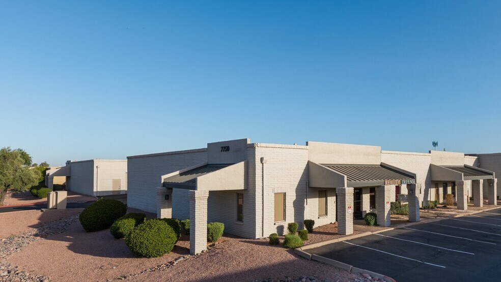 7750 E Redfield Dr, Scottsdale, AZ à louer - Photo de l’immeuble – Image 2 sur 25
