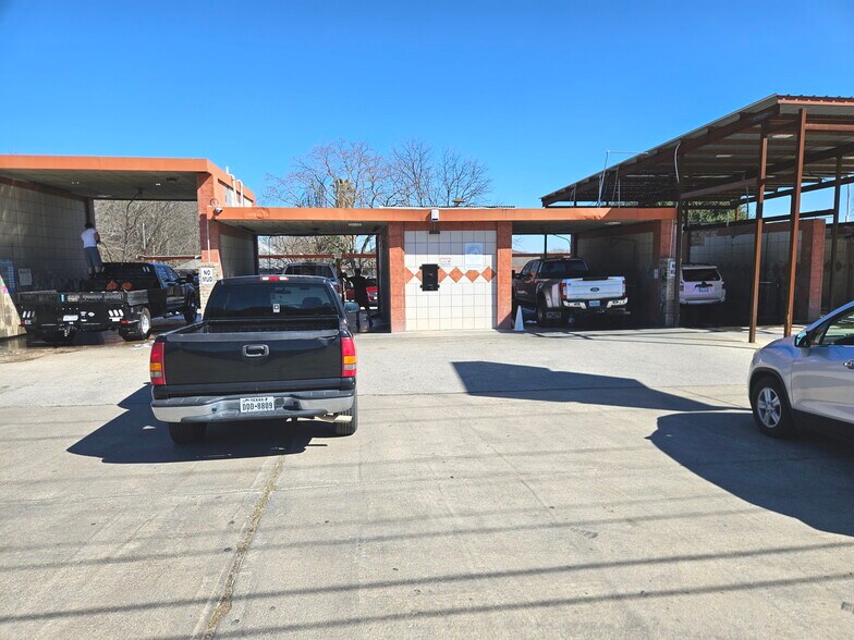 1610 Callaghan Rd, San Antonio, TX à vendre - Photo de l’immeuble – Image 2 sur 30