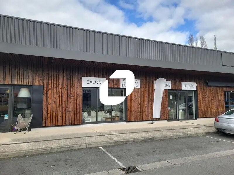 Local commercial dans Mérignac à louer Photo de l’immeuble– Image 1 sur 8