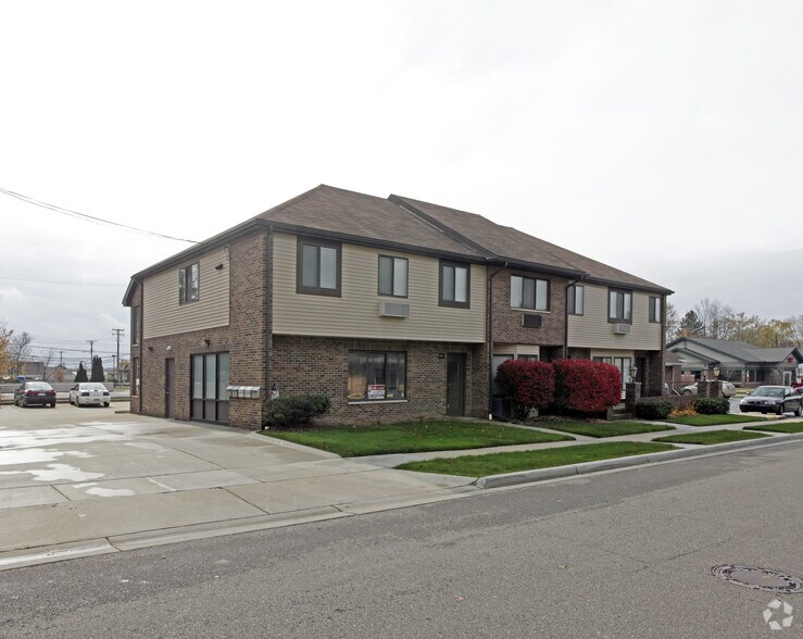 116-118 Terry Ave, Rochester, MI à louer - Photo de l’immeuble – Image 2 sur 3