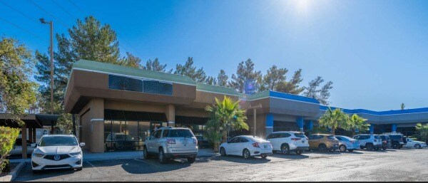 3075 E Flamingo Rd, Las Vegas, NV à vendre - Photo de l’immeuble – Image 3 sur 24