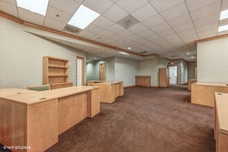 2019 Dean St, St Charles, IL à louer Photo de l’immeuble– Image 2 sur 12