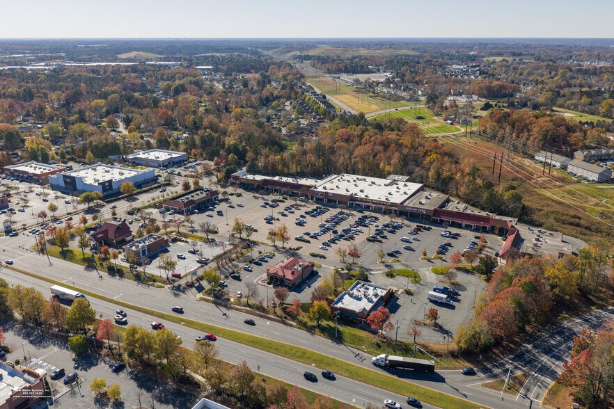 4330-4368 S Laburnum Ave, Richmond, VA à louer - Photo de l’immeuble – Image 2 sur 10