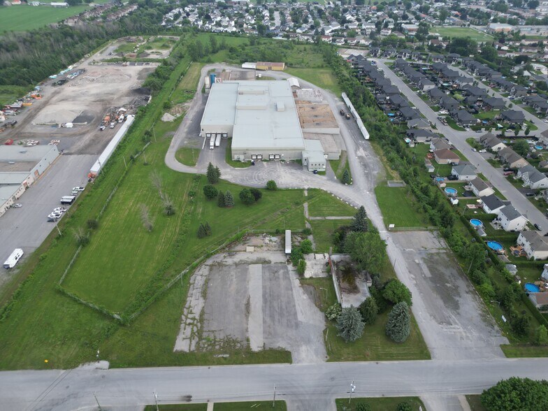 1375 Rue Brouillette, Saint-hyacinthe, QC à louer - Photo de l’immeuble – Image 2 sur 26