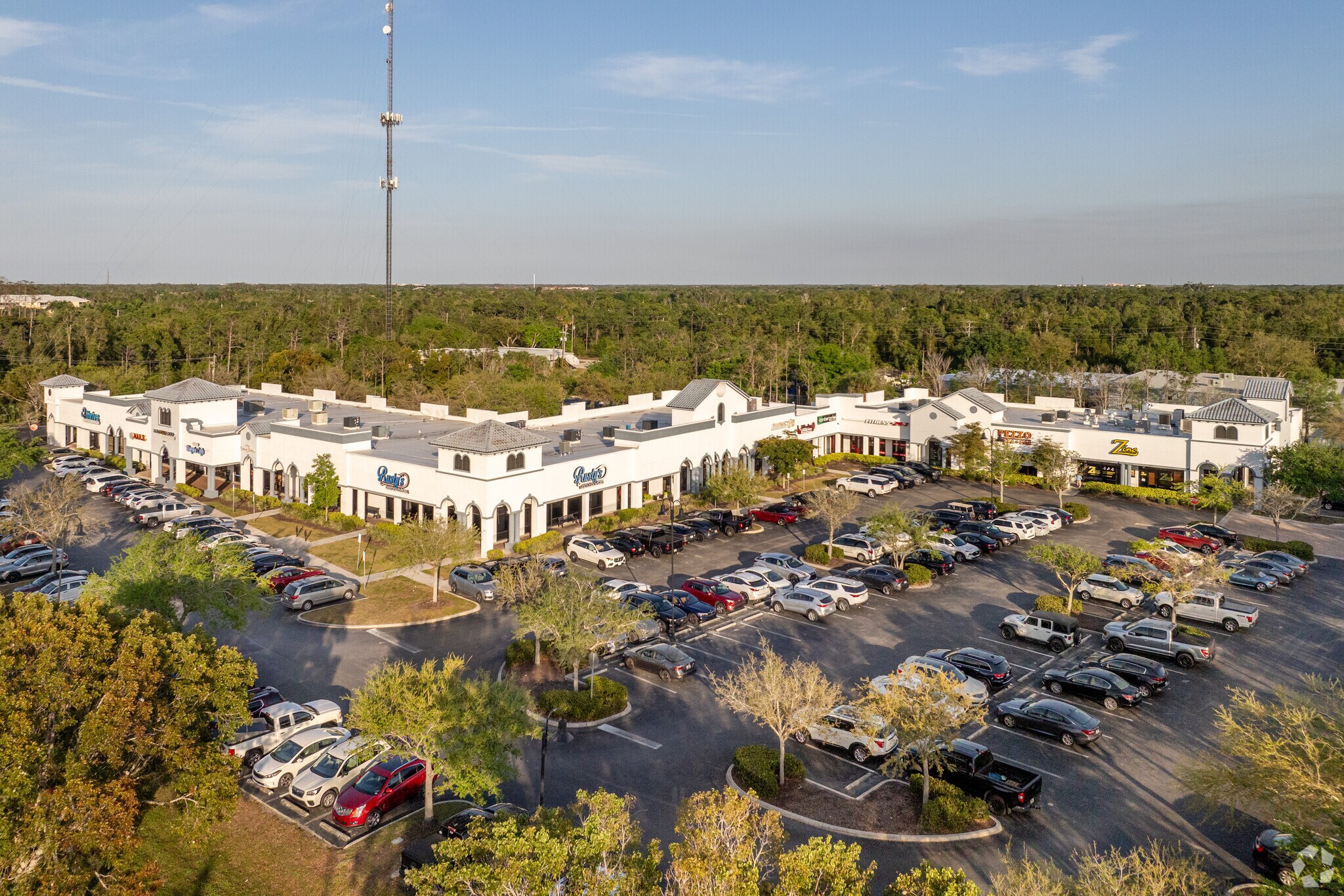 20041 S Tamiami Trl, Estero, FL à louer Photo principale– Image 1 sur 8