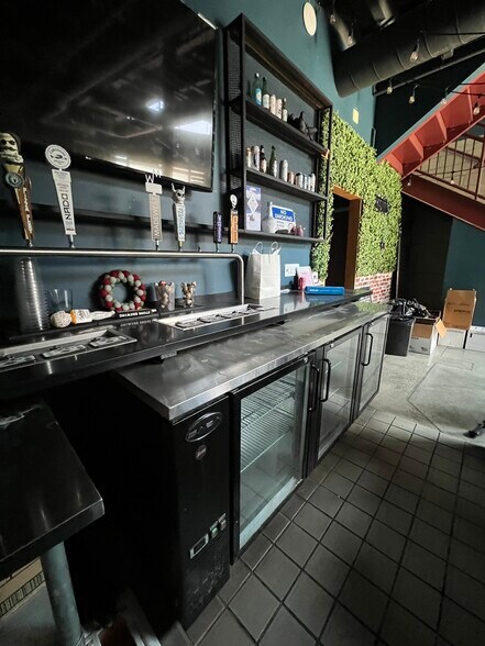 125 N Western Ave, Los Angeles, CA à louer - Photo de l’immeuble – Image 3 sur 8