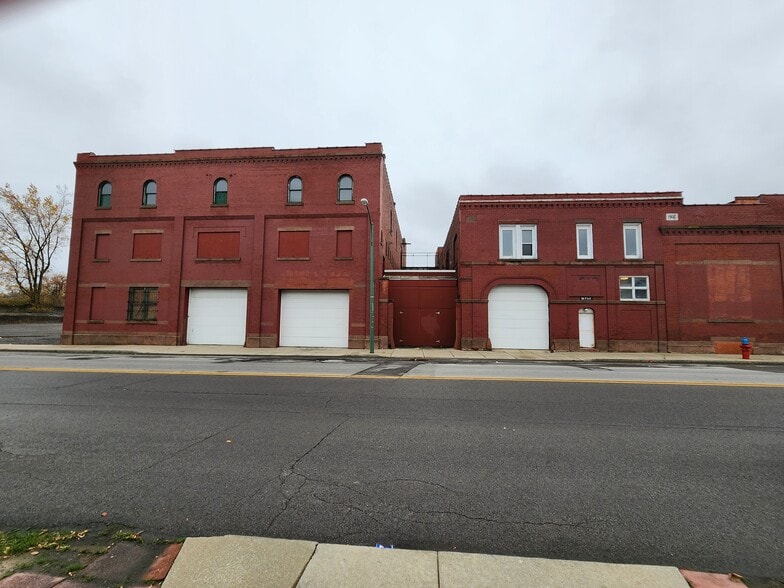 143 Emslie, Buffalo, NY à vendre - Photo principale – Image 1 sur 21