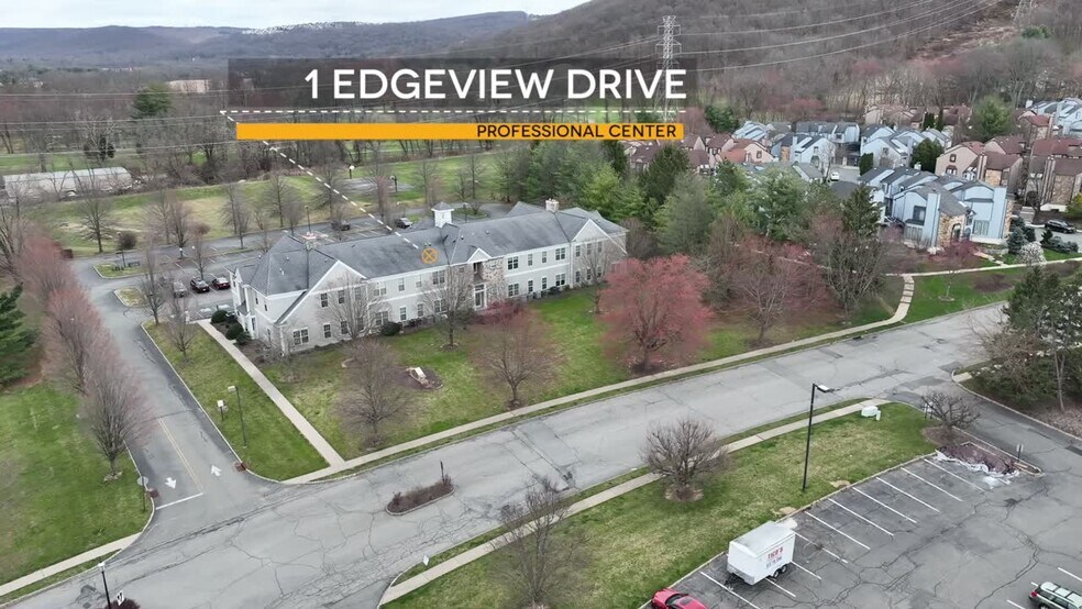 1 Edgeview Dr, Hackettstown, NJ à louer - Vidéo sur l’annonce professionnelle – Image 2 sur 12
