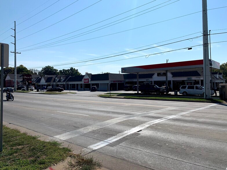 2602-2619 SW 21st St, Topeka, KS à louer - Photo de l’immeuble – Image 2 sur 4