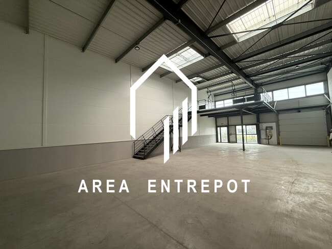 Plus de détails pour Avenue De La Mediterranee, Gignac-la-Nerthe - Local d'activités à louer