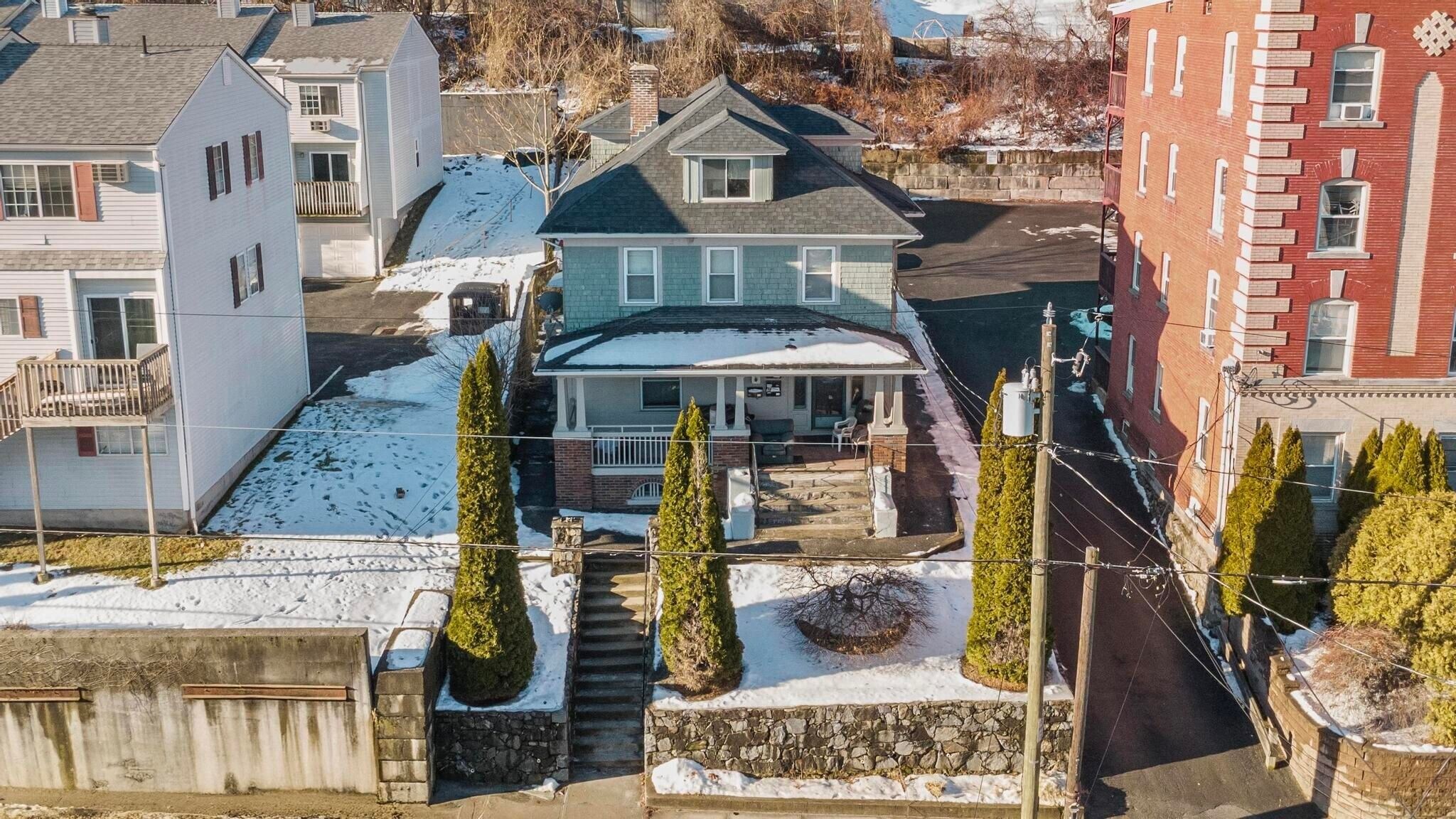 256 Congress Ave, Waterbury, CT à vendre Photo principale– Image 1 sur 2