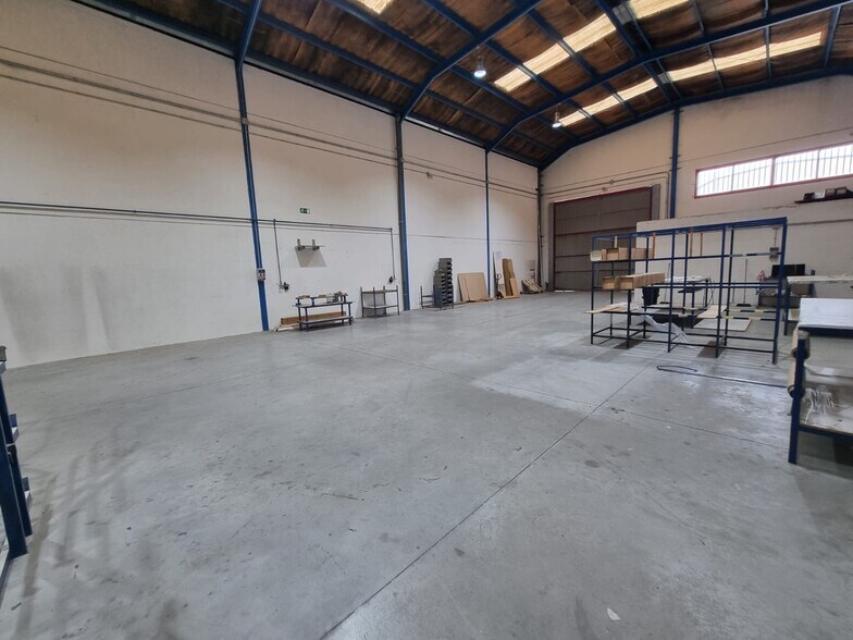 Industriel/Logistique dans Loeches, Madrid à louer - Photo de l’immeuble – Image 3 sur 16