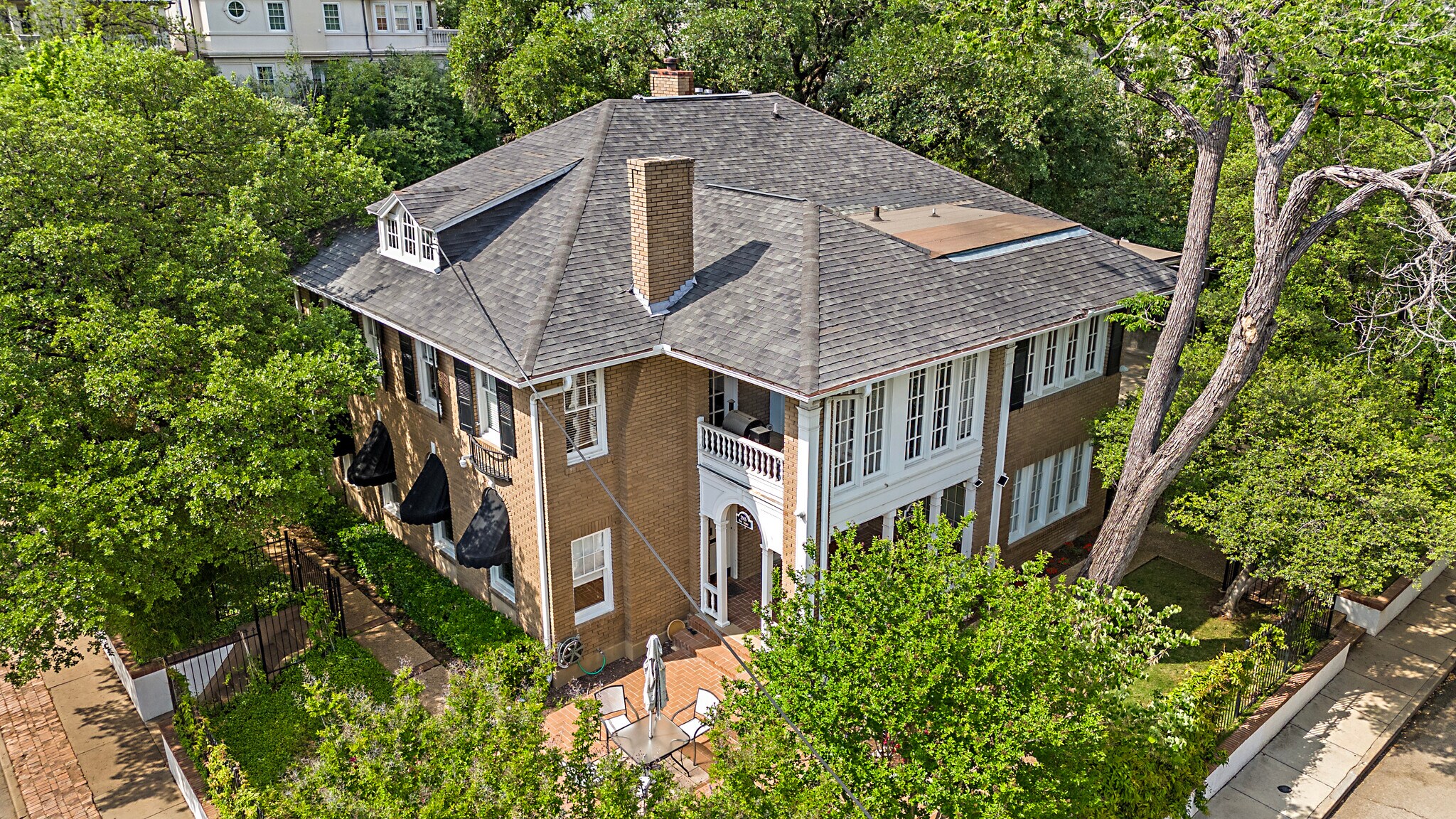 3502 Gillespie St, Dallas, TX à vendre Photo principale– Image 1 sur 81