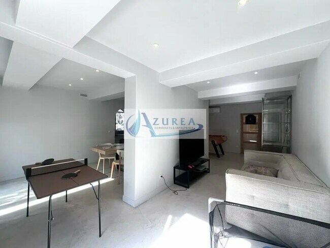 Plus de détails pour Local commercial à vendre