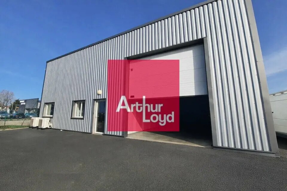 Bureau dans Pont-du-Château à louer Photo de l’immeuble– Image 1 sur 10