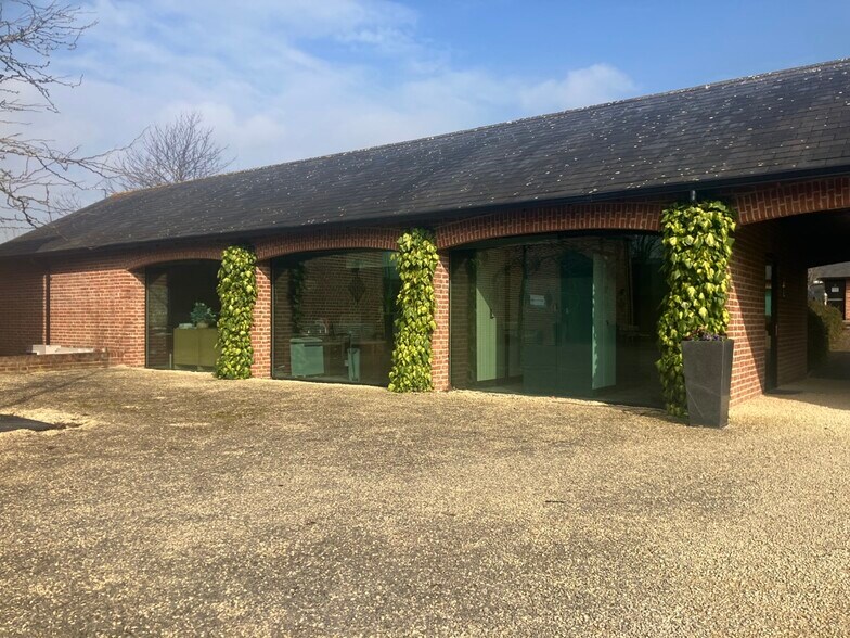 2 Potton Rd, Abbotsley à louer - Photo de l’immeuble – Image 2 sur 4