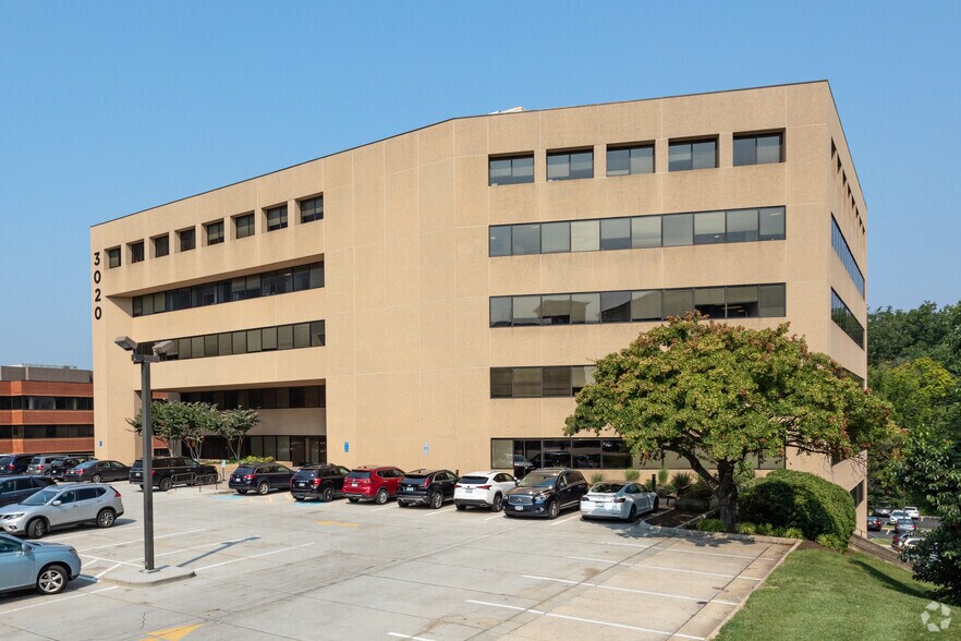 3020 Hamaker Ct, Fairfax, VA à louer - Photo de l’immeuble – Image 1 sur 12
