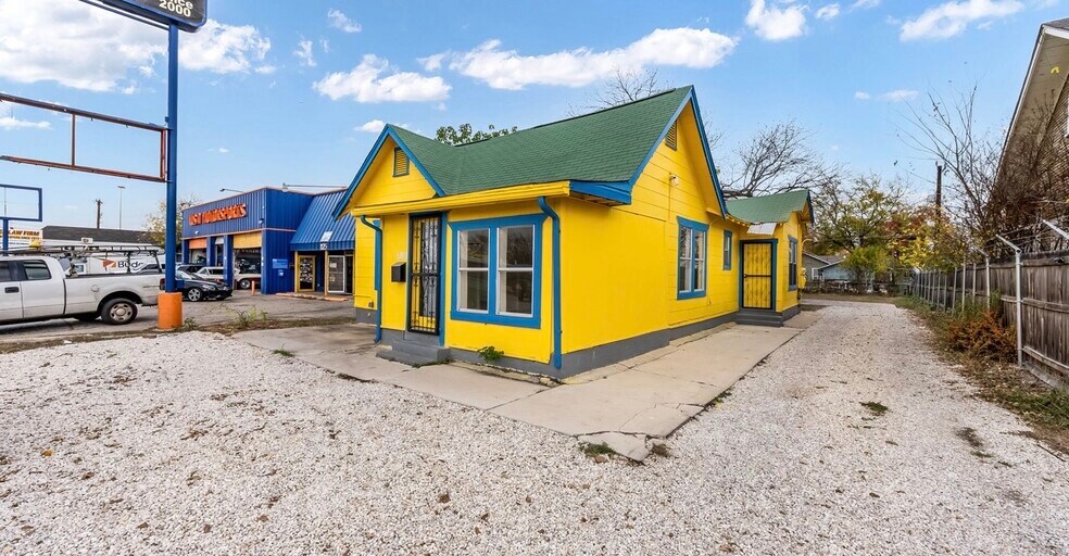 1121 W Hildebrand Ave, San Antonio, TX à vendre - Photo de l’immeuble – Image 2 sur 17