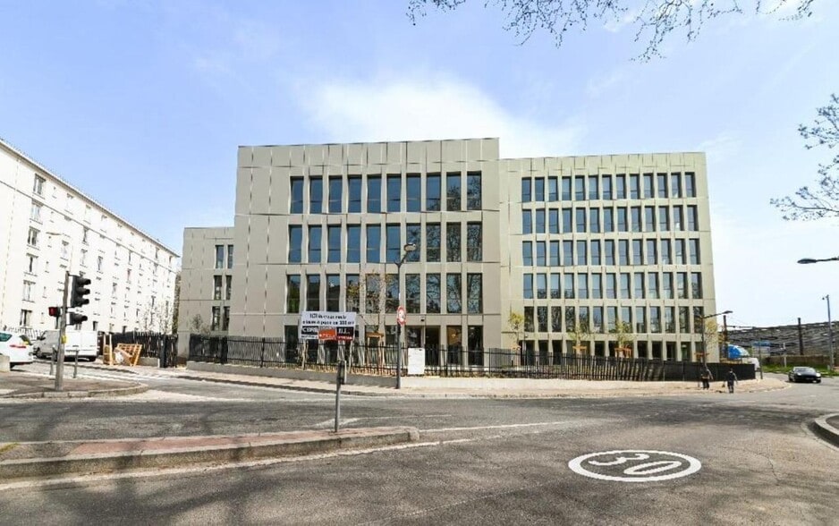 2 Rue Pierre Baizet, Lyon à louer - Photo de l’immeuble – Image 2 sur 20