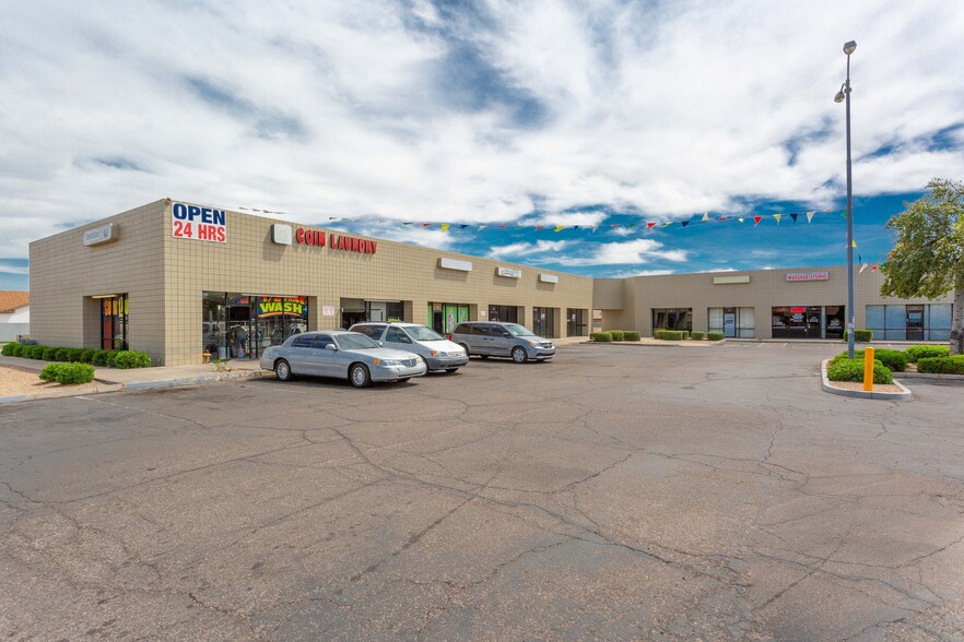 6445 N 51st Ave, Glendale, AZ à louer - Photo de l’immeuble – Image 2 sur 3