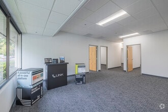 1495-1497 Zephyr Ave, Hayward, CA à louer Hall d’entrée– Image 2 sur 14