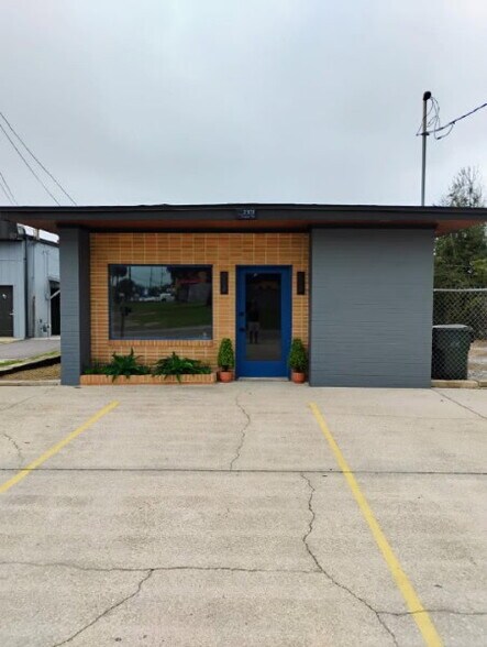 2101 Town St, Pensacola, FL à louer - Photo de l’immeuble – Image 1 sur 4