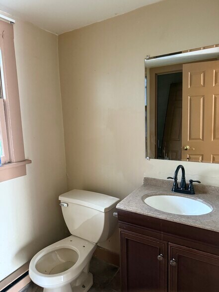 742 Ann St, Stroudsburg, PA à louer - Photo de l’immeuble – Image 2 sur 6