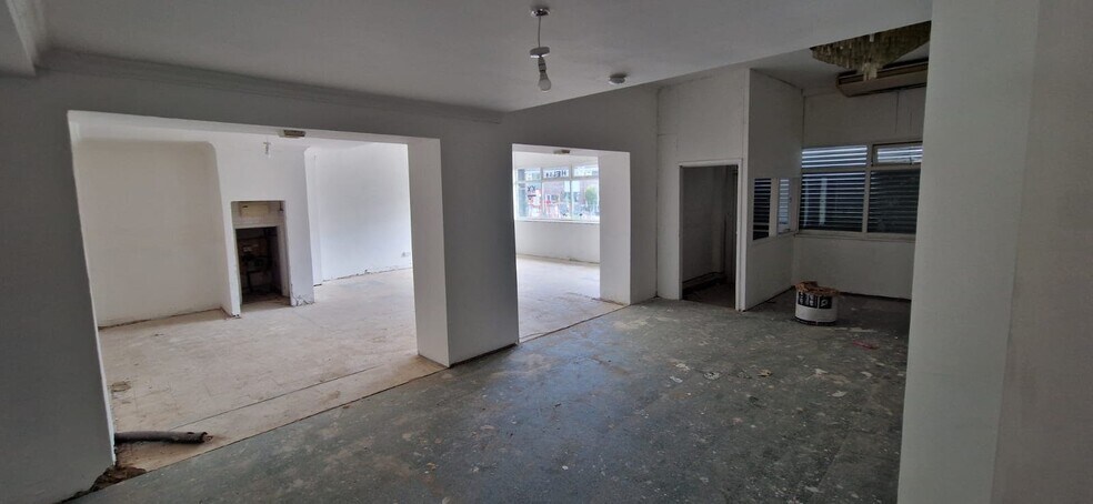 12-13 Weston Sq, Macclesfield à louer - Photo de l’immeuble – Image 3 sur 11