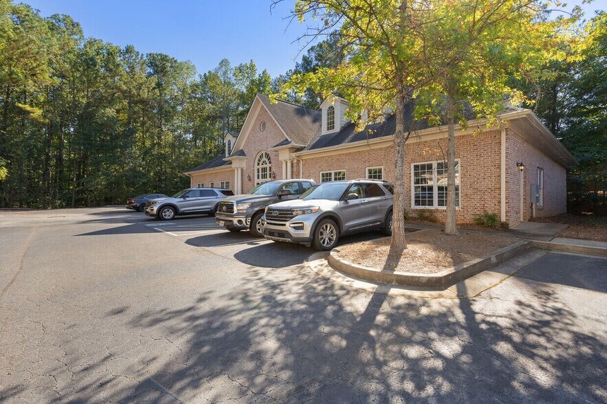 3500 Duluth Park Ln NW, Duluth, GA à vendre - Photo principale – Image 1 sur 10