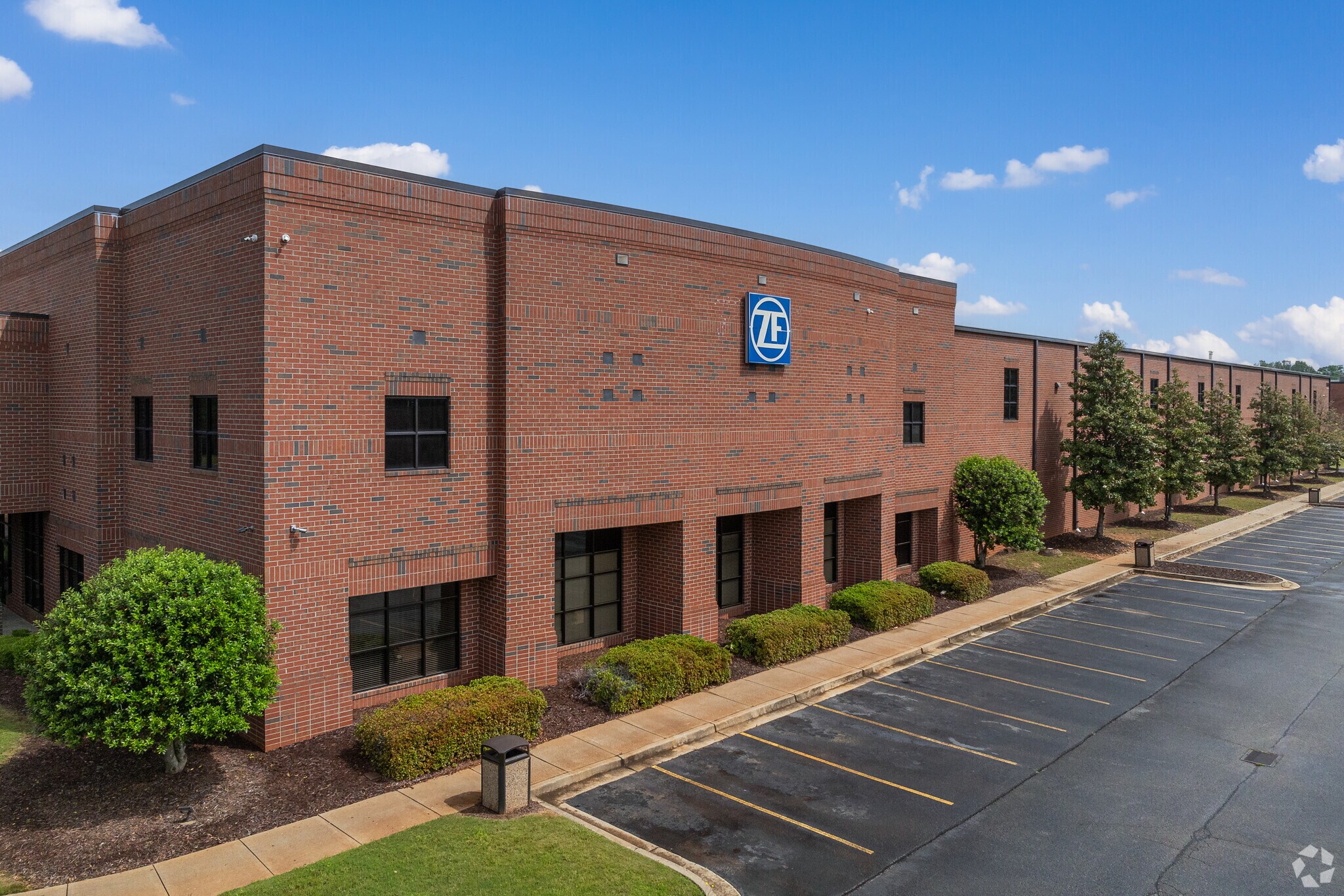5531 Rafe Ct, Flowery Branch, GA à louer Photo principale– Image 1 sur 8