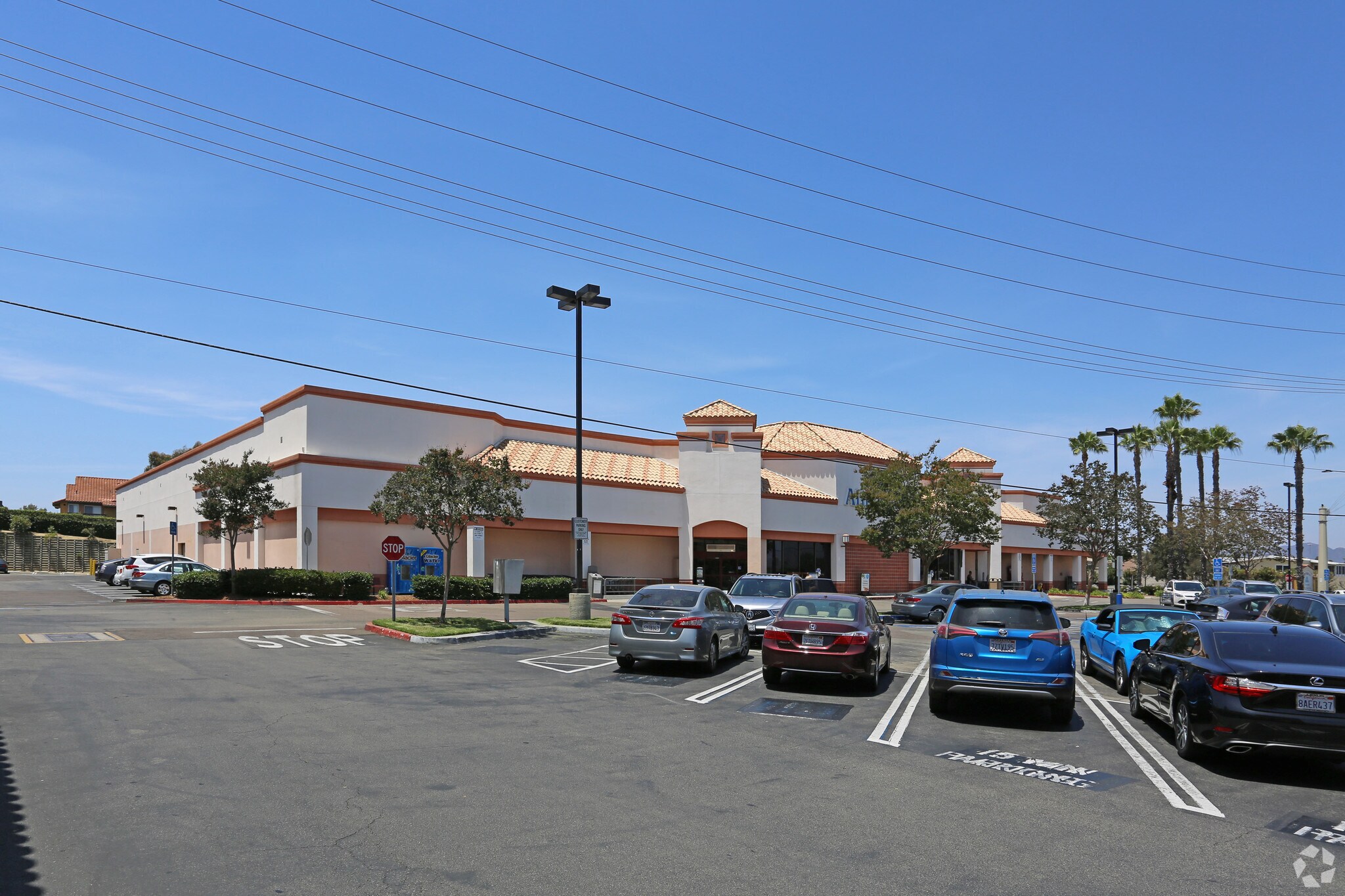1929 W San Marcos Blvd, San Marcos, CA à louer Photo principale– Image 1 sur 8
