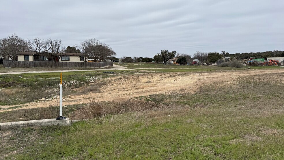 4077 Highway 16 S, Bandera, TX à louer - Autre – Image 2 sur 16