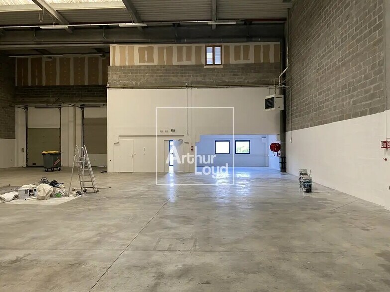 Bureau dans Moissy-Cramayel à louer - Photo de l’immeuble – Image 3 sur 6