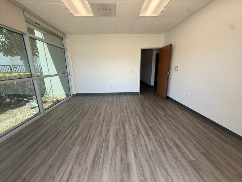 10274 Birtcher Dr, Jurupa Valley, CA à vendre - Photo intérieure – Image 2 sur 10