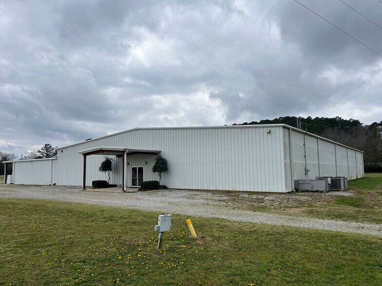 30 Champion Ln, Lincoln, AL à louer - Photo de l’immeuble – Image 1 sur 4