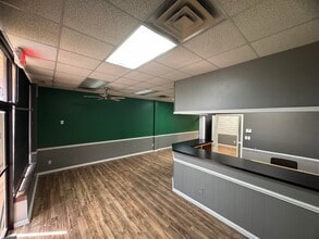 472 Western Blvd, Jacksonville, NC à louer Photo intérieure– Image 2 sur 10