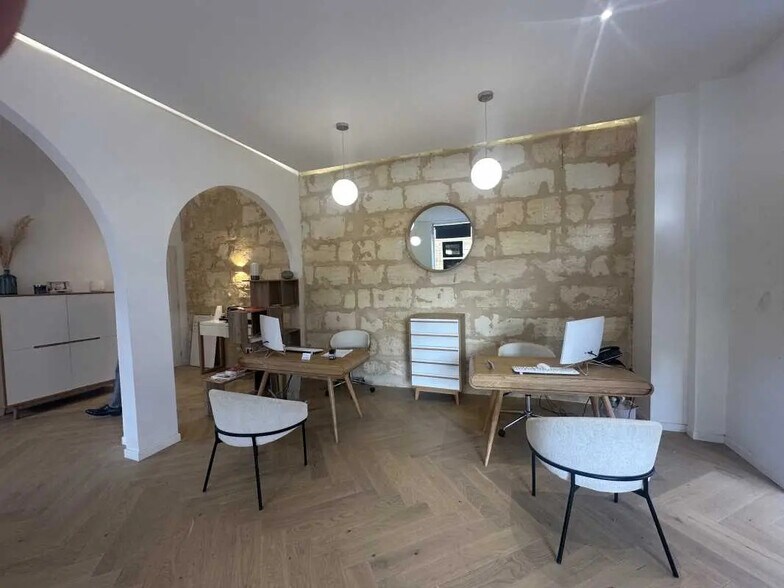 Bureau dans Bordeaux à louer - Photo de l’immeuble – Image 1 sur 2