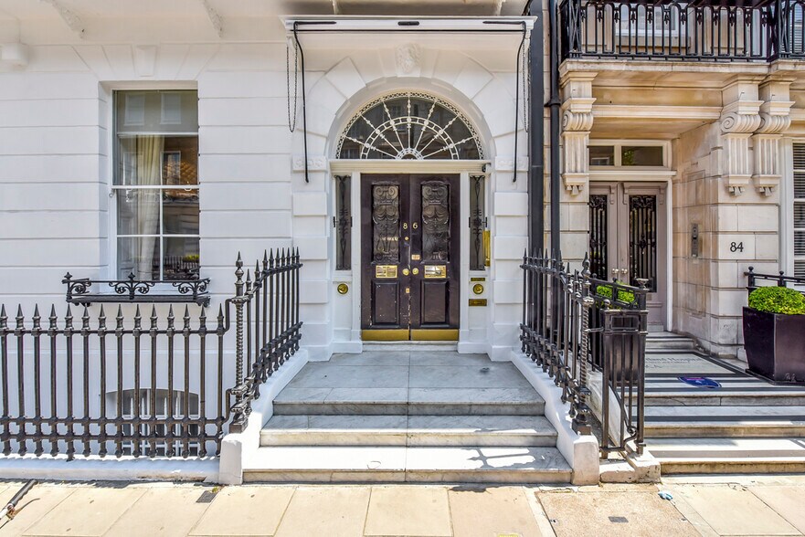 86 Harley St, Londres à louer - Photo de l’immeuble – Image 2 sur 2