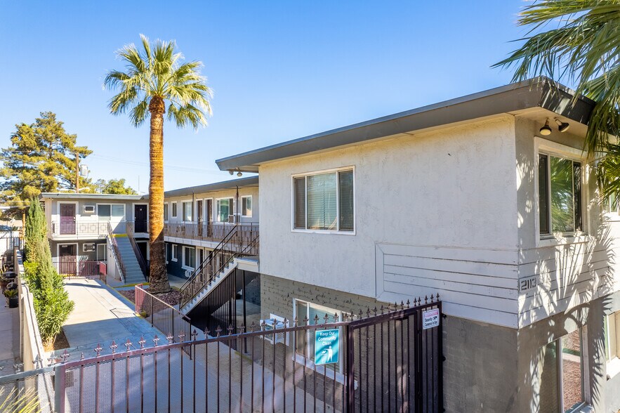 2113 Sunrise Ave, Las Vegas, NV à vendre - ProVideo LoopNet – Image 2 sur 2