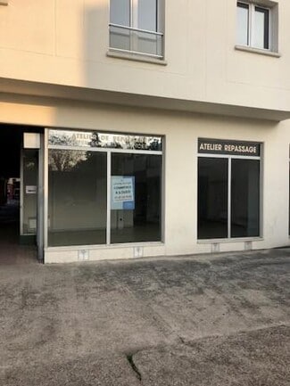 Plus de détails pour Local commercial à louer