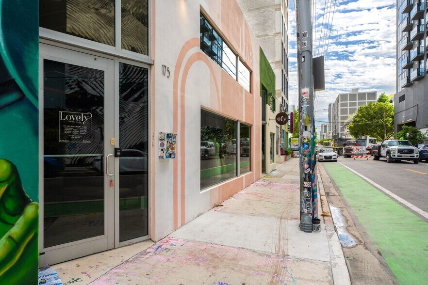175 NW 25th St, Miami, FL à louer - Photo de l’immeuble – Image 3 sur 4