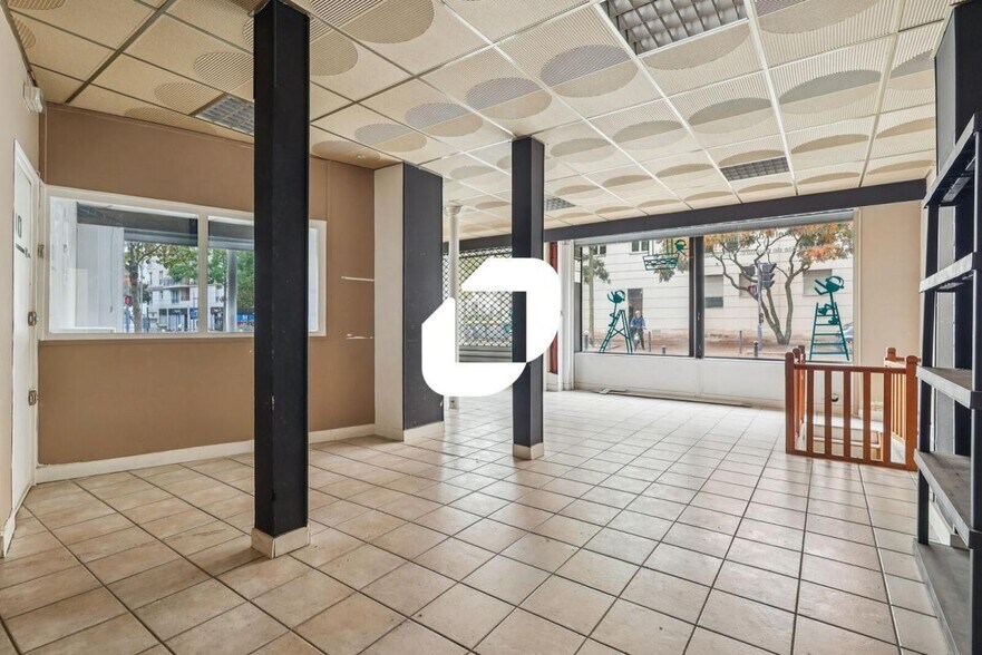 Local commercial dans Issy-les-Moulineaux à vendre - Photo intérieure – Image 3 sur 10