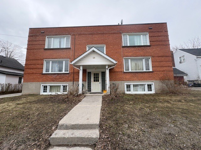 28 McColl St, Trenton, ON à vendre - Photo de l’immeuble – Image 2 sur 14