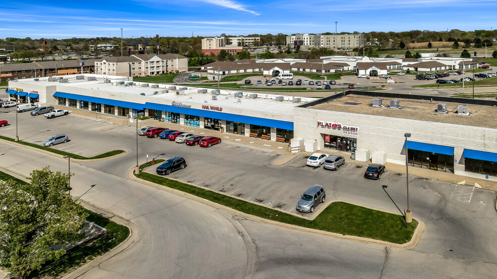 1570-1580 SW Wanamaker Rd, Topeka, KS à louer - Photo de l’immeuble – Image 1 sur 13