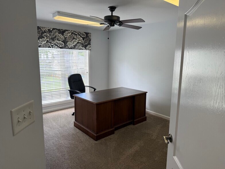 208 S Hill St, Buford, GA à louer - Photo intérieure – Image 3 sur 10
