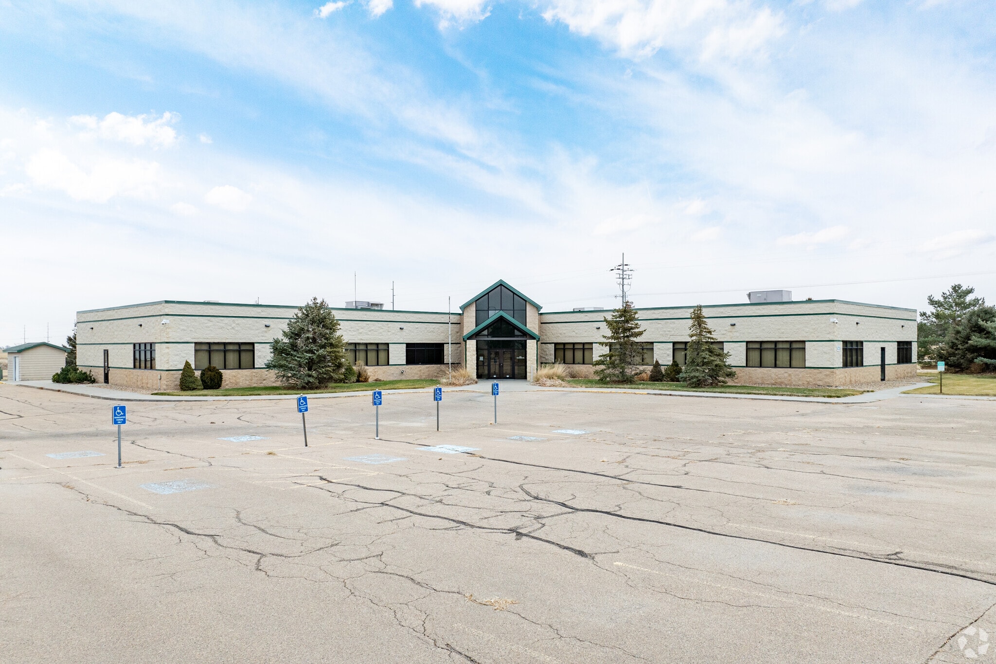4725 Twin Rivers Rd, North Platte, NE à louer Photo de l’immeuble– Image 1 sur 21